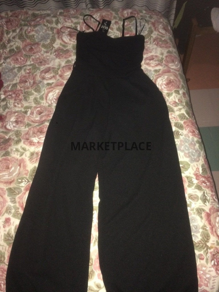 Women Clothes Quiz Marketplace